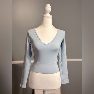 Aura Women's Athleisure Cropped Workout Top Long Sleeve Size Small/Medium‎ Blue